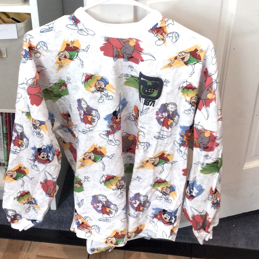 Walt Disney World Women’s jersey top, small.